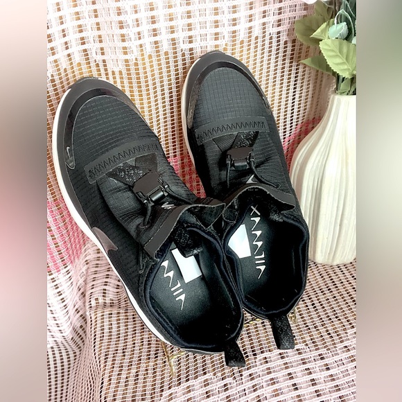 Women's Nike Air Max Dia Winter 'Black - Picture 4 of 5